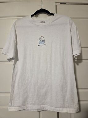 White 'Stay Thirsty' Graphic Short-Sleeve Tee